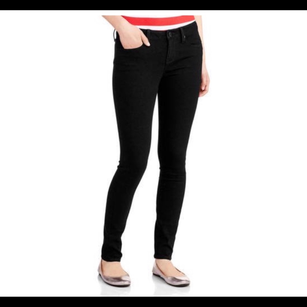 Black Juniors' Classic Skinny Jeans Low rise